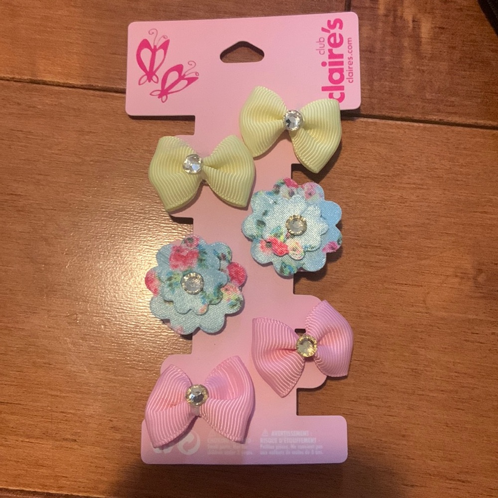 Claire’s Flower/Bow Hair Clips